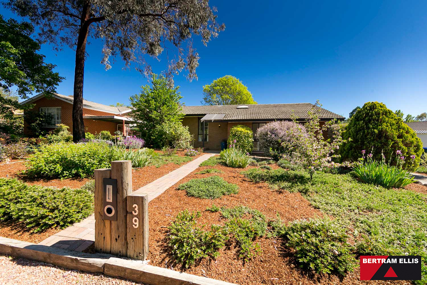 Real Estate For Sale 39 Jemalong Street Duffy , ACT