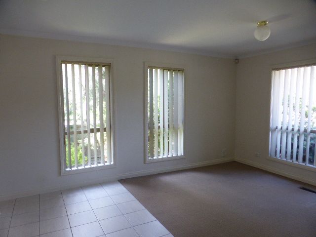 ** ONE WEEKS FREE RENT, TREAT YOURSELF BEFORE CHRISTMAS**
