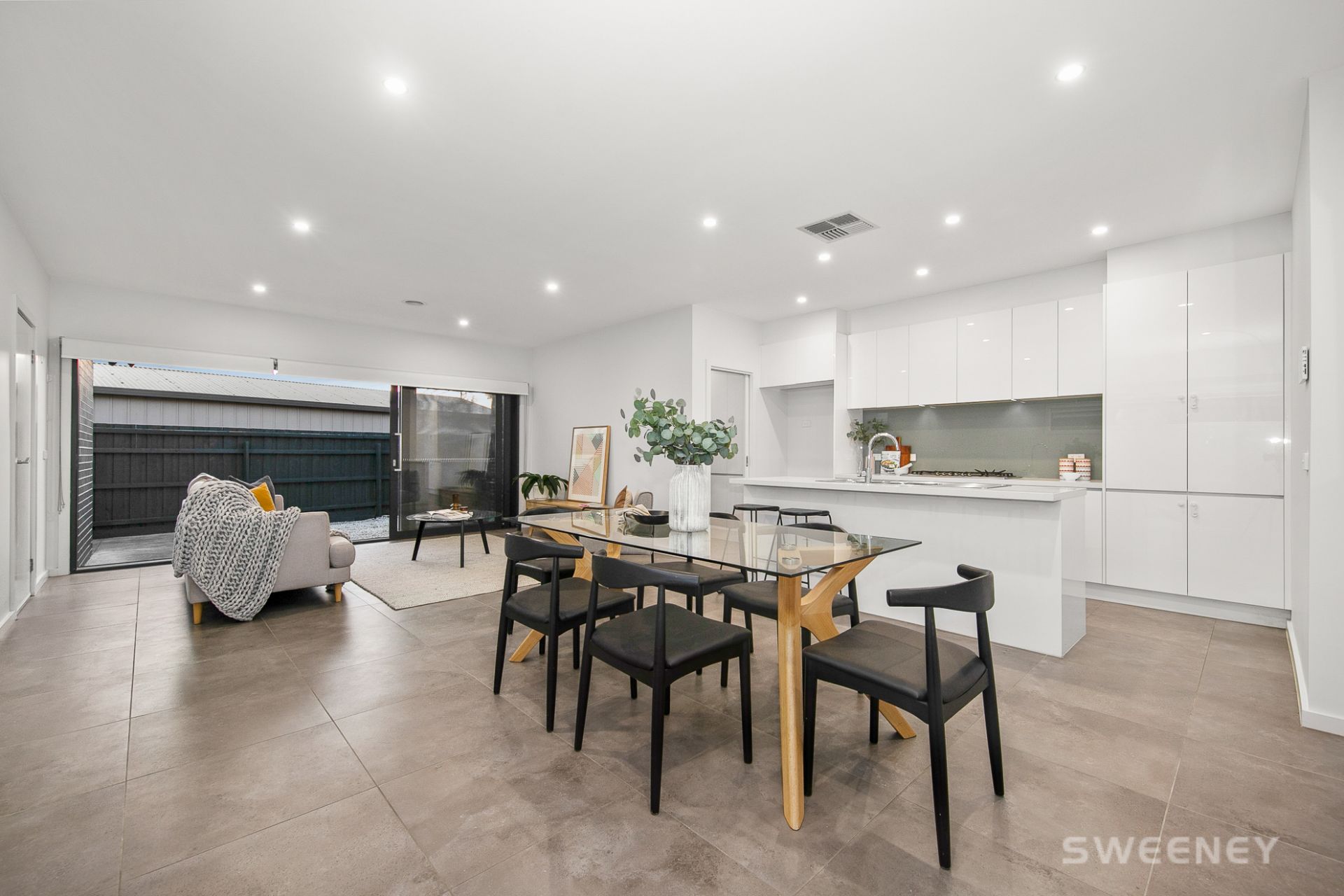 2/6 Stapley Crescent, Altona North - Thumbnail 3
