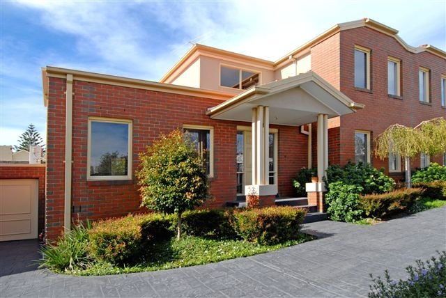 LUXURY TOWNHOUSE GREAT LOCATION