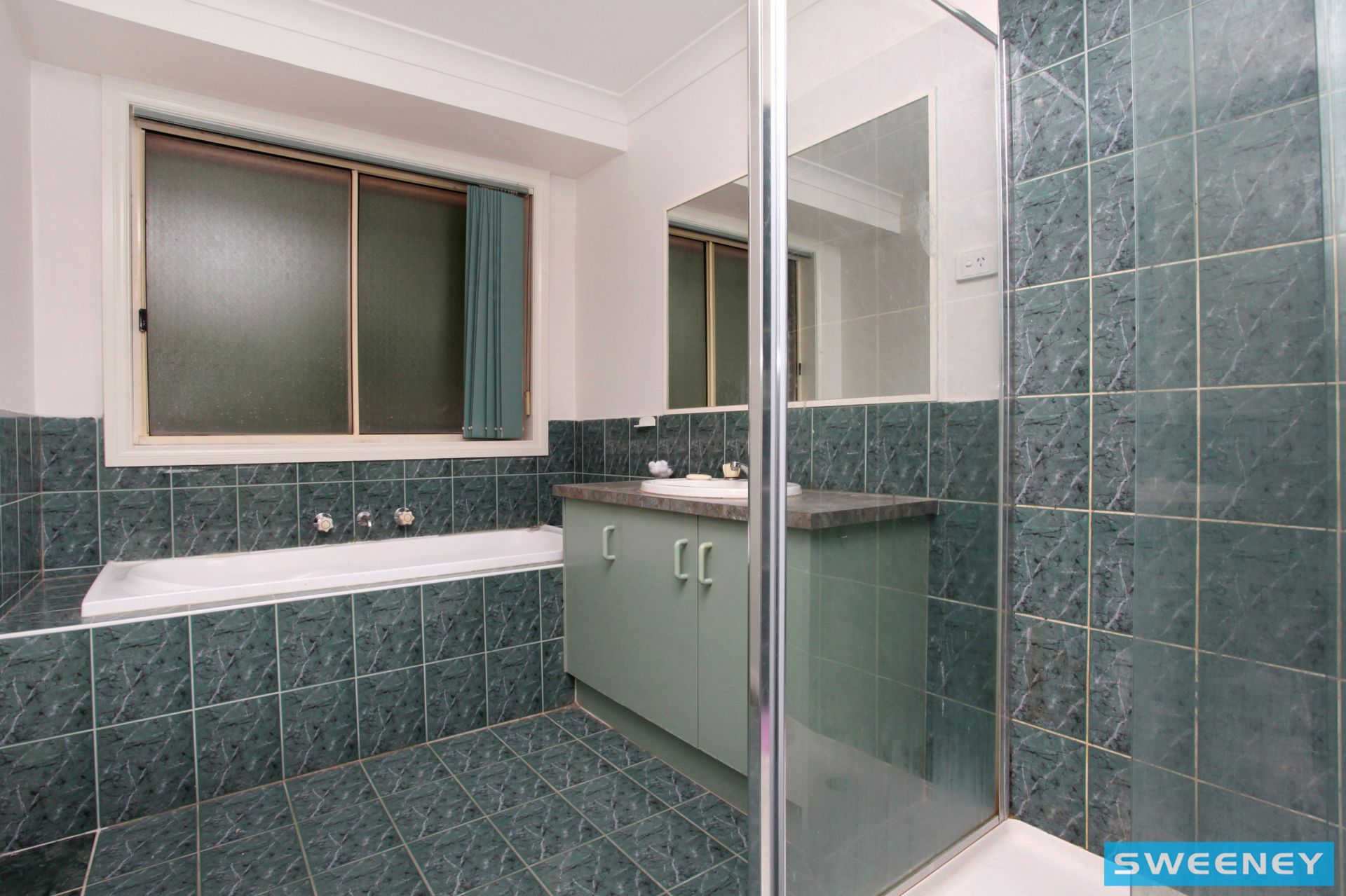 9 Howqua Way, Taylors Hill - Thumbnail 8