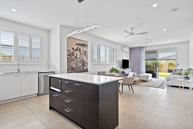 216 Tide Avenue, Maroochydore