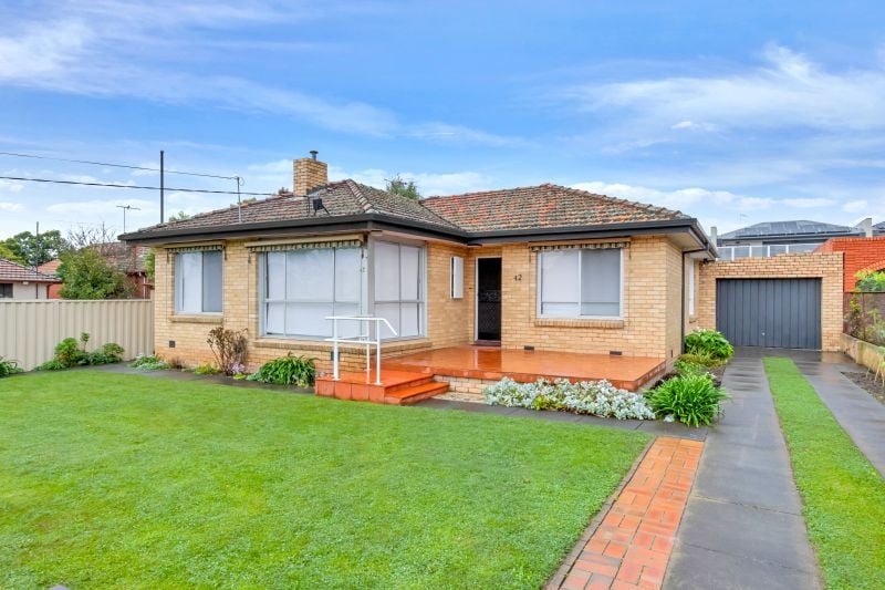 42 Willoughby Street, Reservoir