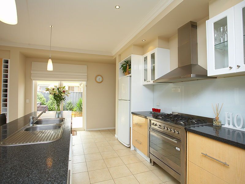 10 Greenview Way, Sanctuary Lakes - Thumbnail 3