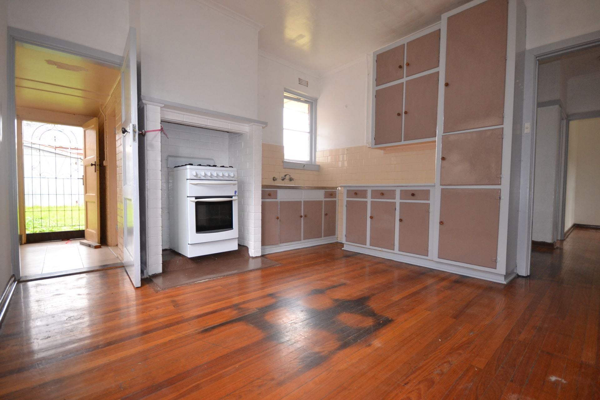 LARGE HOME IN A GREAT LOCATION