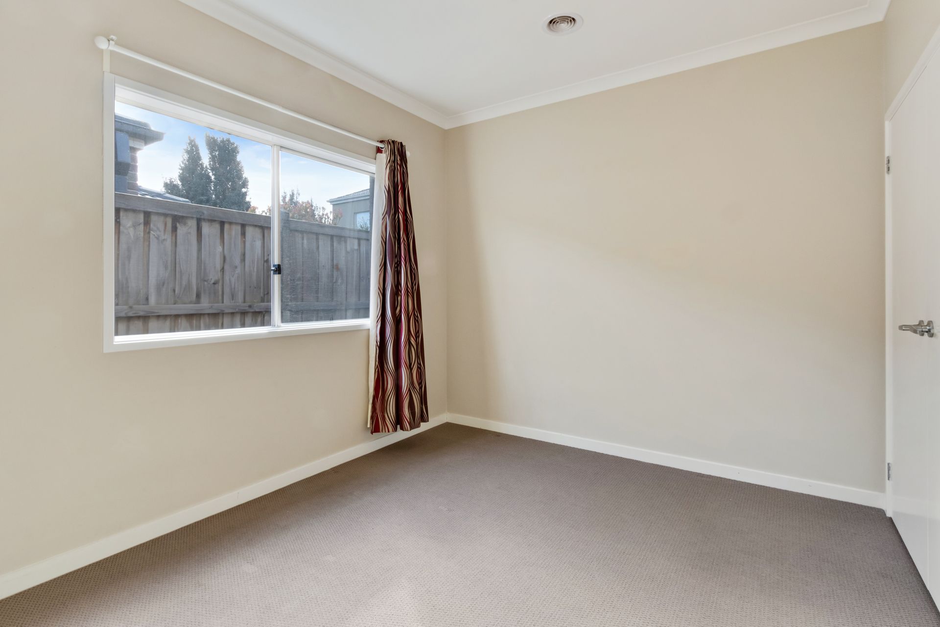 CONVENIENT & MODERN STYLE LIVING