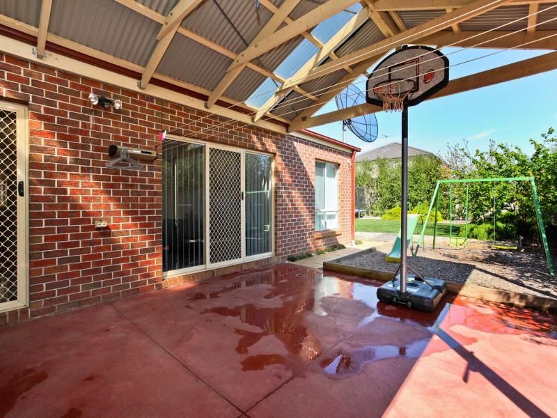 87 Springlake Avenue, Caroline Springs - Thumbnail 6