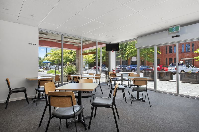 8A Gheringhap Street, Geelong