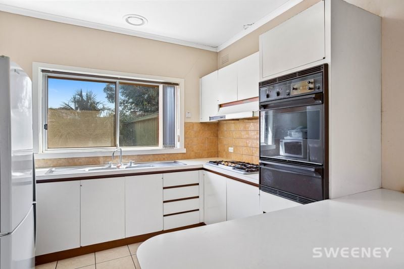 35 Amaranth Avenue, Altona North - Thumbnail 6