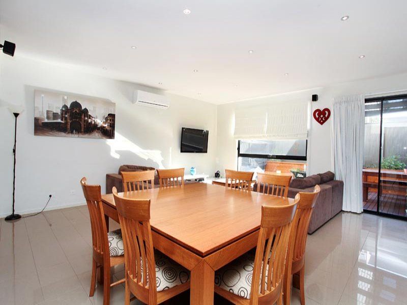 16 Seddon Place, Caroline Springs - Thumbnail 6