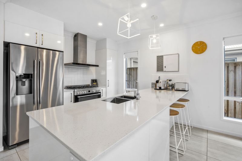 10 Angelou Court, Baringa