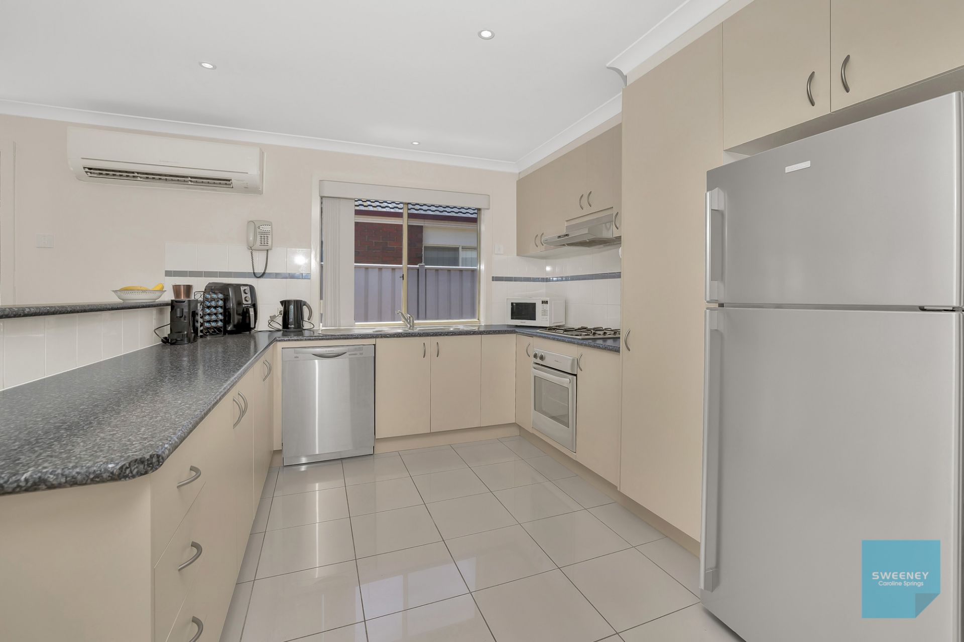 8 Morwell Gardens, Caroline Springs - Thumbnail 3