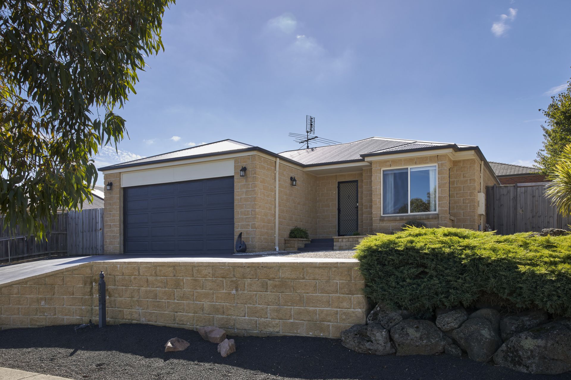 127 McNeilly Road, Drouin OBrien Real Estate