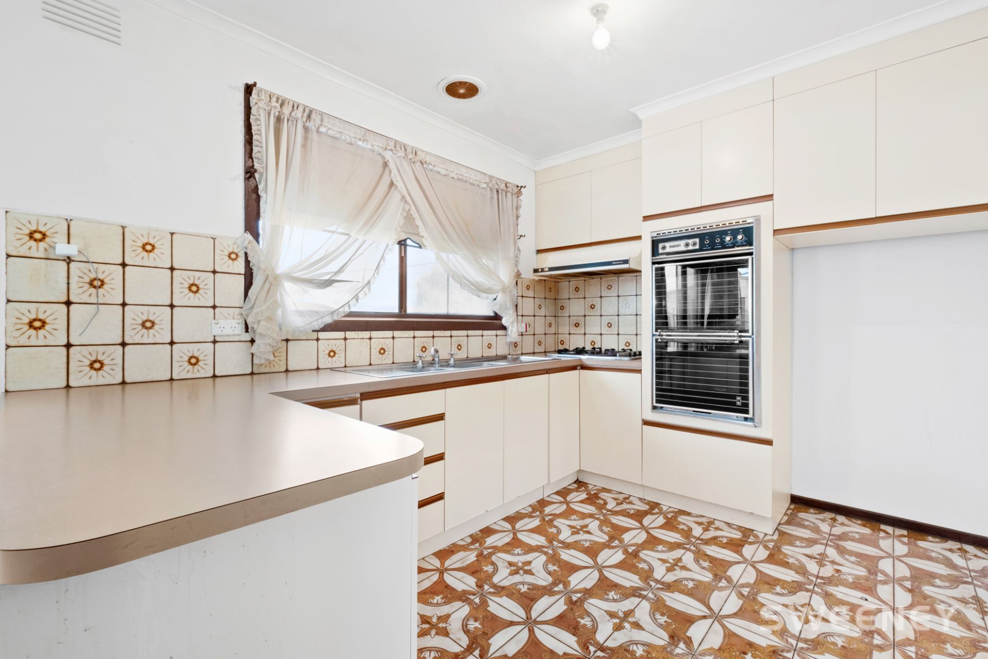 23 Roach Drive, Altona Meadows - Thumbnail 3
