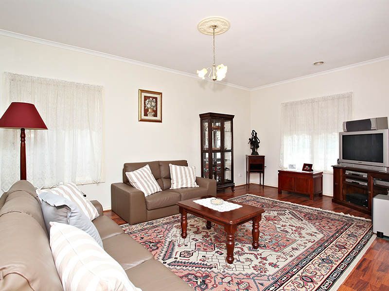 6 Gilmore Lane, Caroline Springs - Thumbnail 3