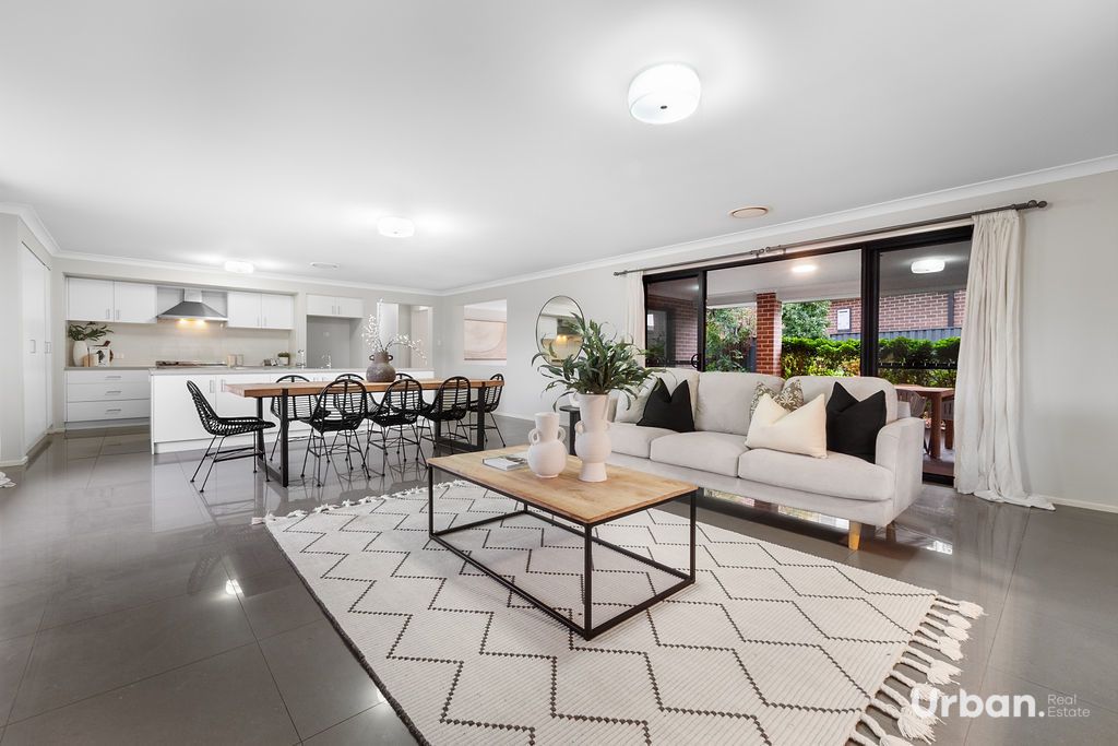 Colebee 10 Sarazen Place