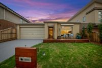 54 Linden Tree Way, Cranbourne North VIC