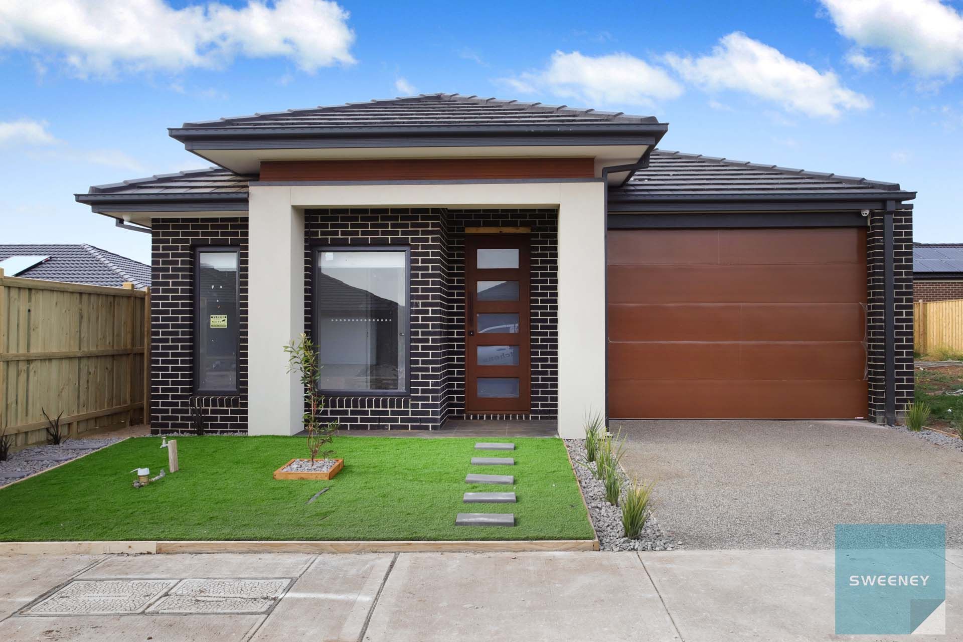 16 Kirkham Drive, THORNHILL PARK Sweeney Estate Agents