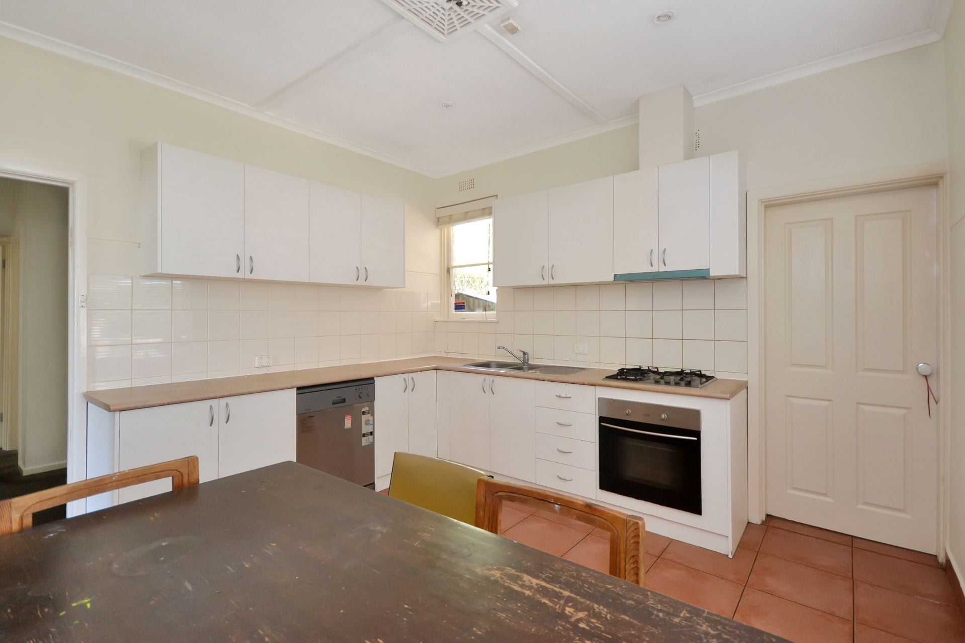 WELL PRESENTED & IN AN IDEAL LOCATION