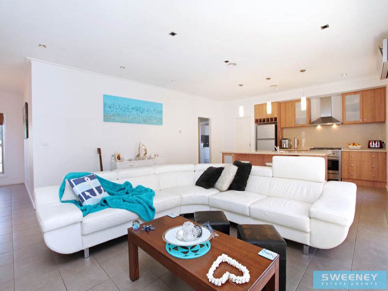 6 Glen Drouitt Drive, Caroline Springs - Thumbnail 6