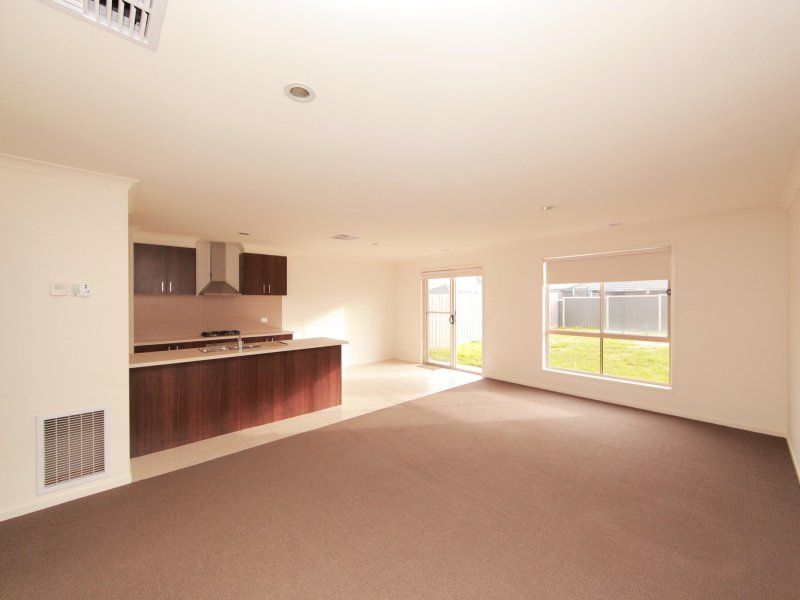 25 Dudley Street WALLAN, Wallan - Thumbnail 4