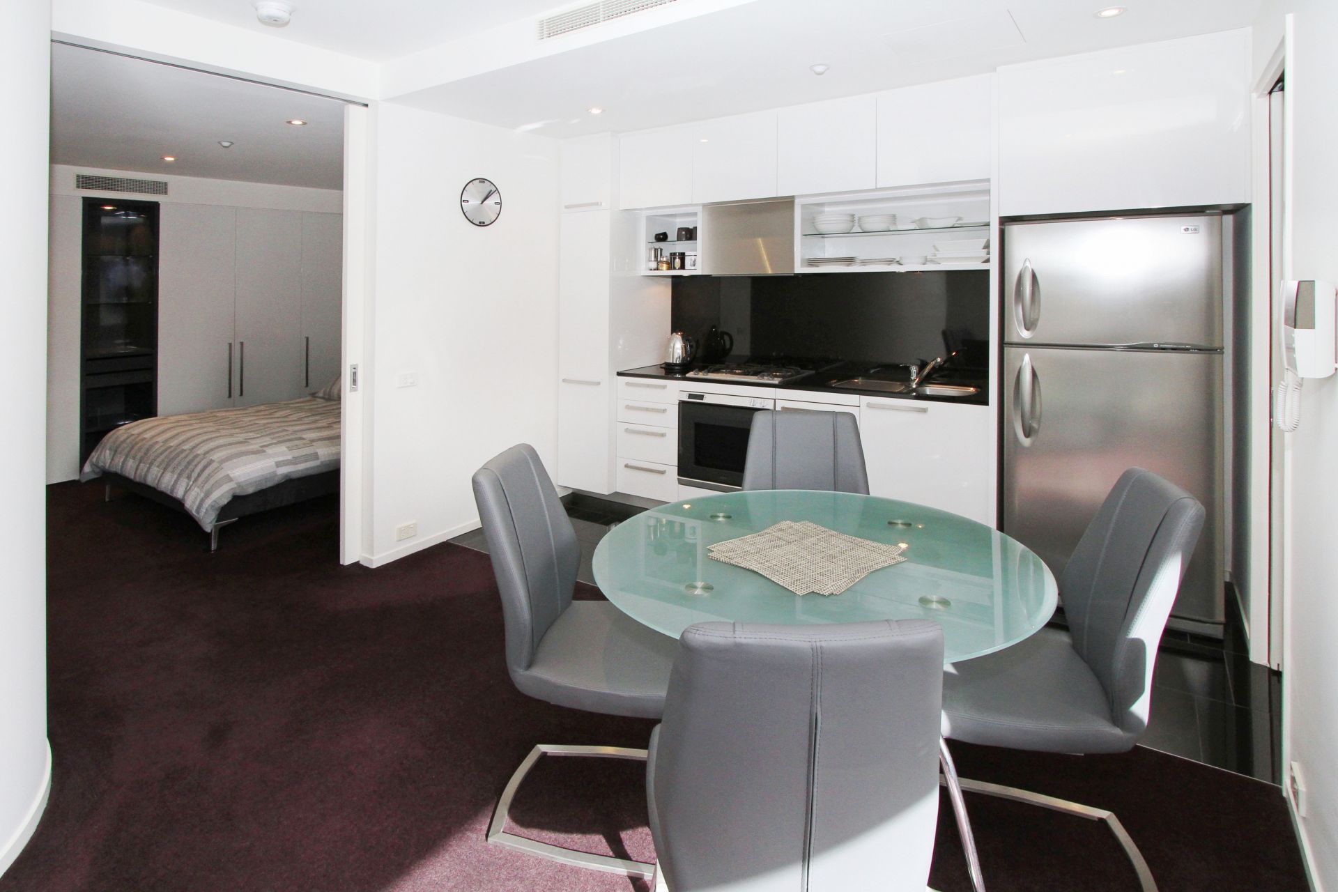 1109/7 Riverside Quay, Southbank - Thumbnail 4