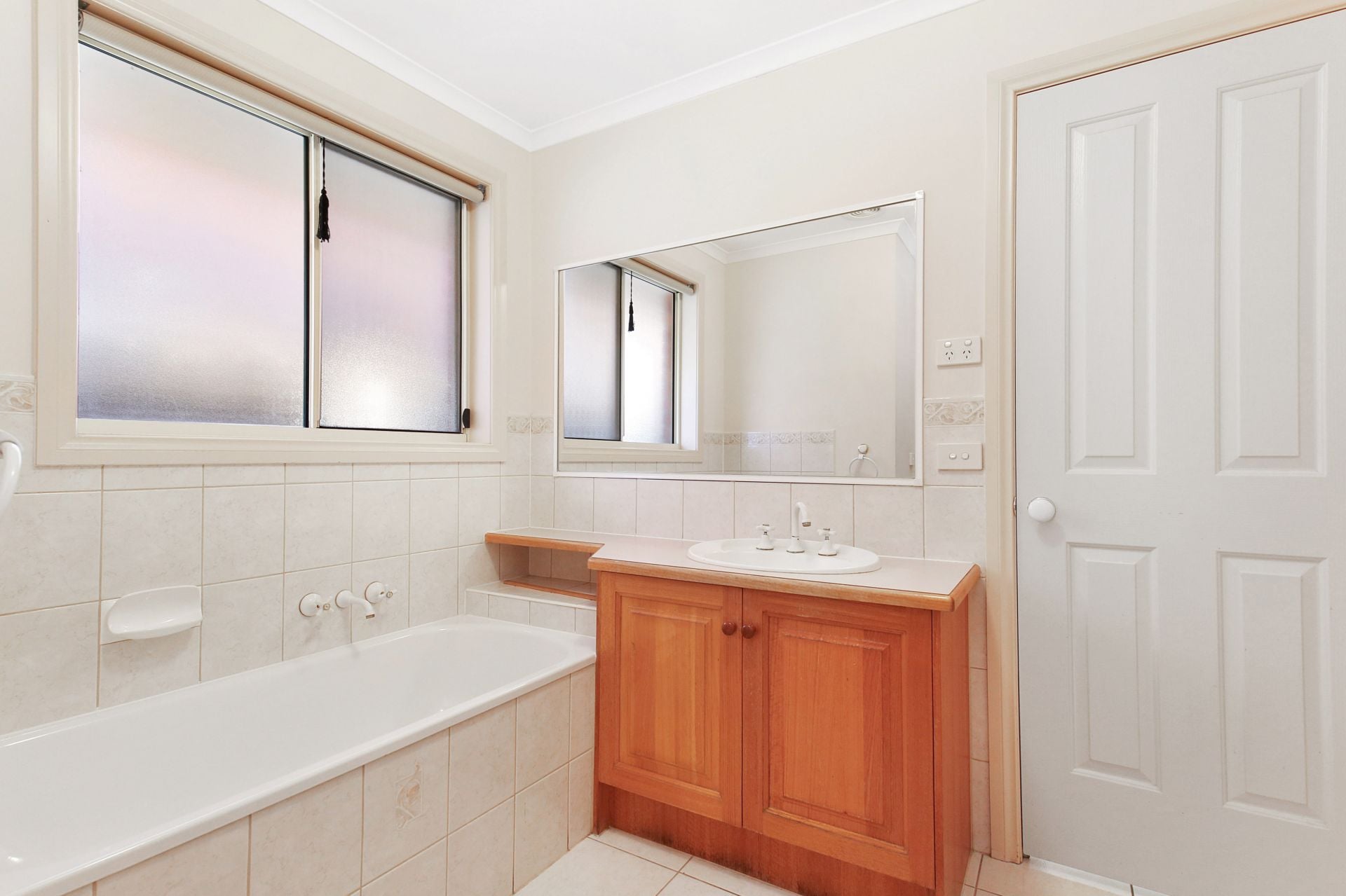Easy-Care Living, Central Location