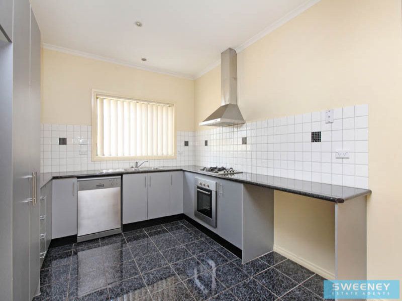 15 Wattlepark Street, Caroline Springs - Thumbnail 3
