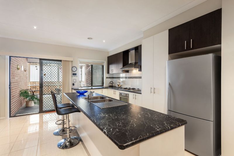 49 Tuross Crescent, South Morang - Thumbnail 4