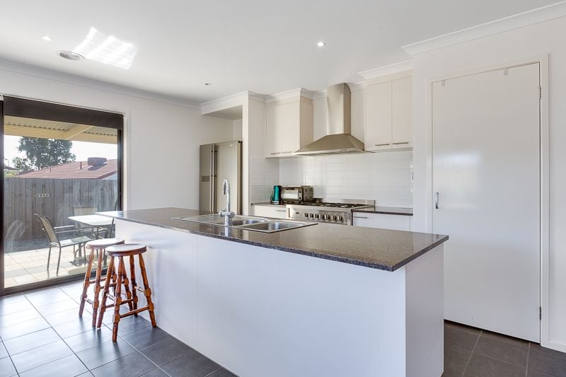 19 McLachlan Street, Bacchus Marsh - Thumbnail 3