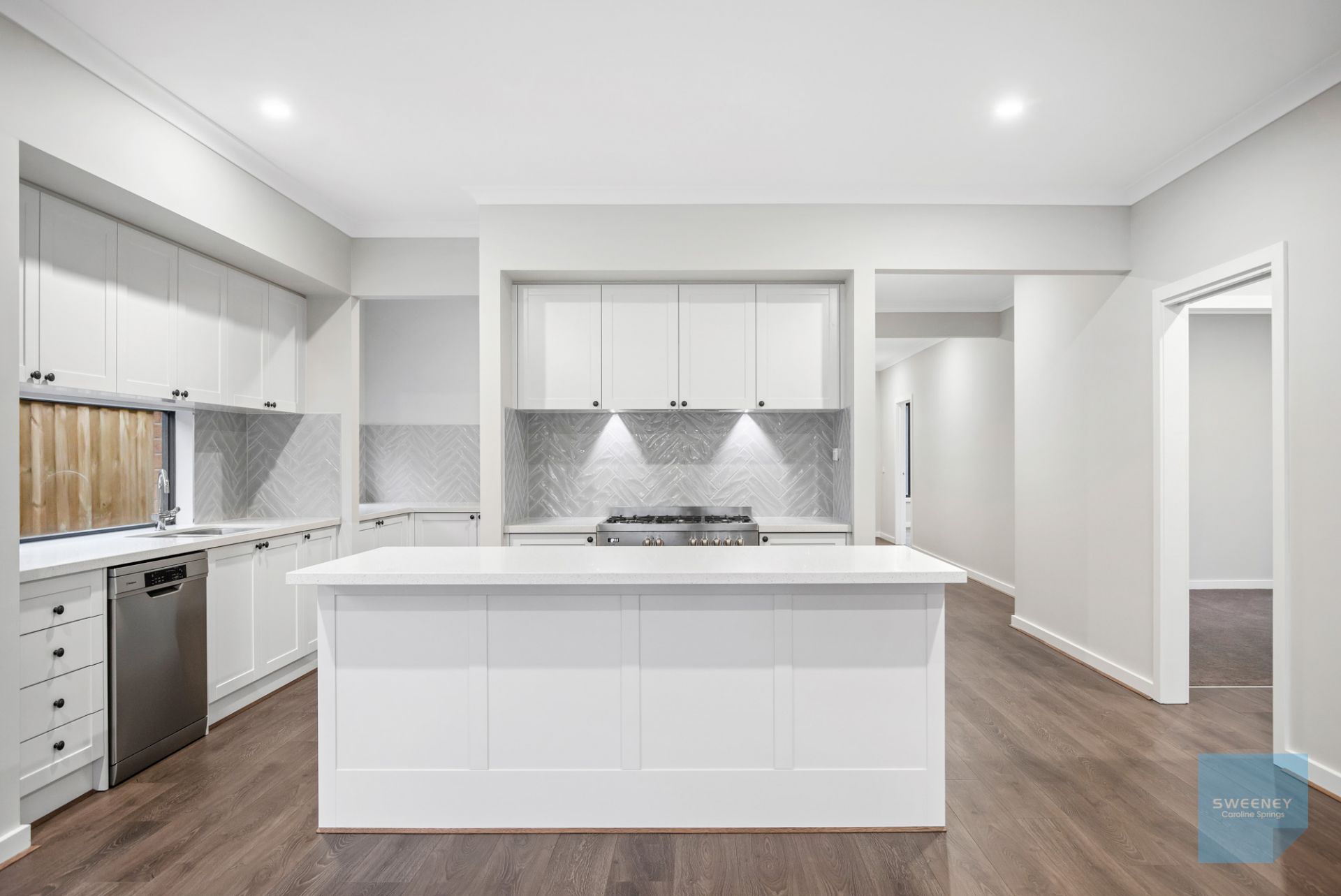 18 Senise Street, Fraser Rise - Thumbnail 4