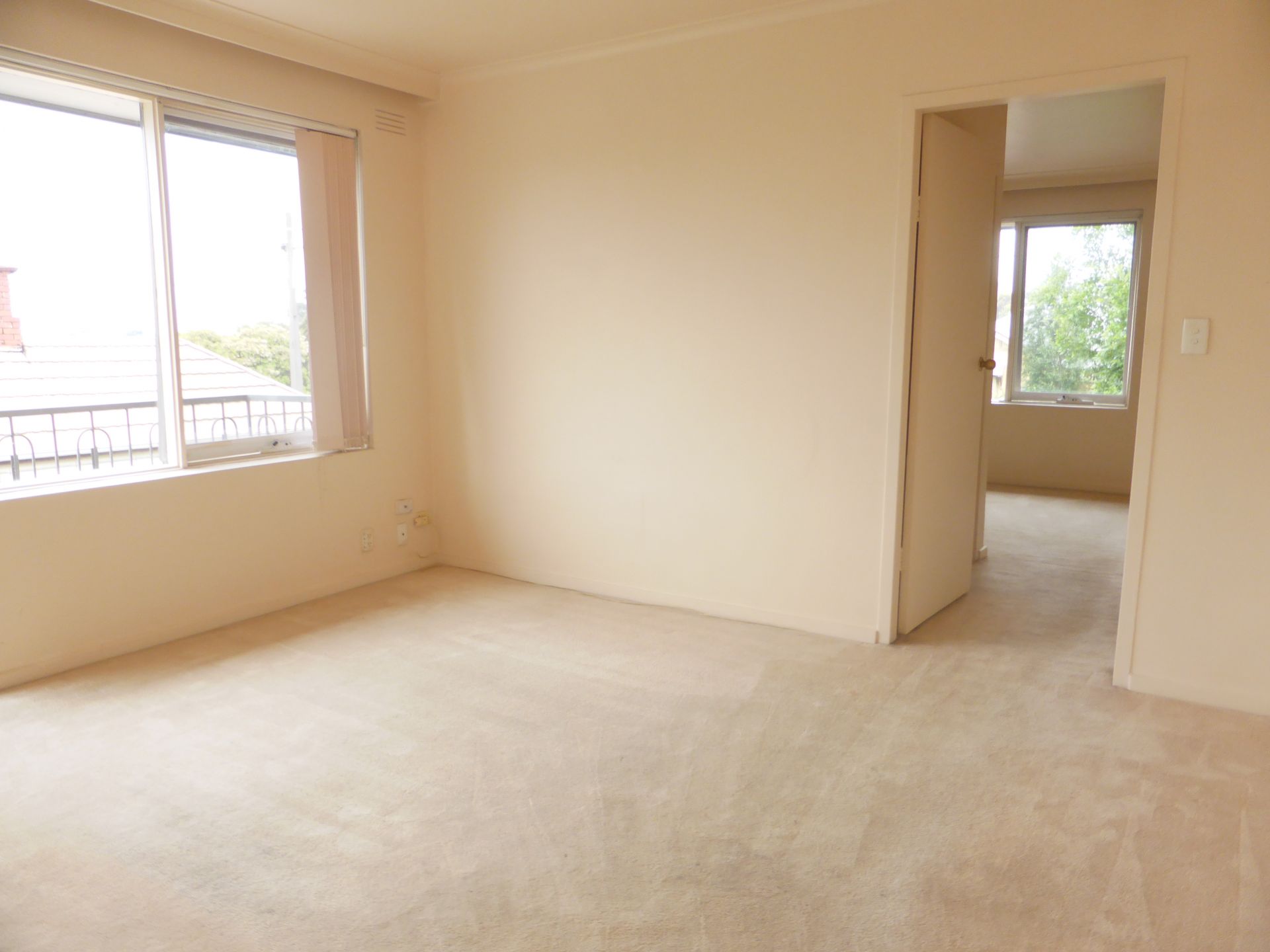 Short Term Lease for Excellent Apartment in Thornbury!