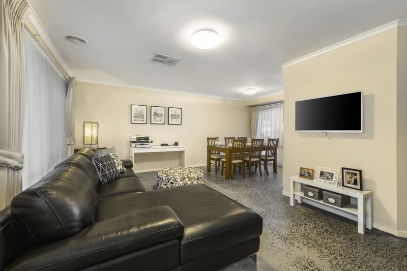 15 Corbert Court, Ferntree Gully - Thumbnail 2