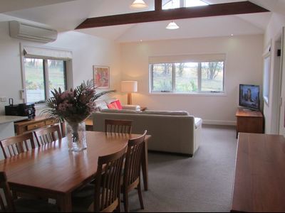 BEAUTIFULLY PRESENTED ACCOMMODATION COMPLEX FOR SALE - 10 ACRES - 4KM FROM REGIONAL CENTRE - THE ULTIMATE TREE CHANGE