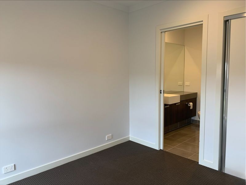 21 Lapis Walk, Craigieburn