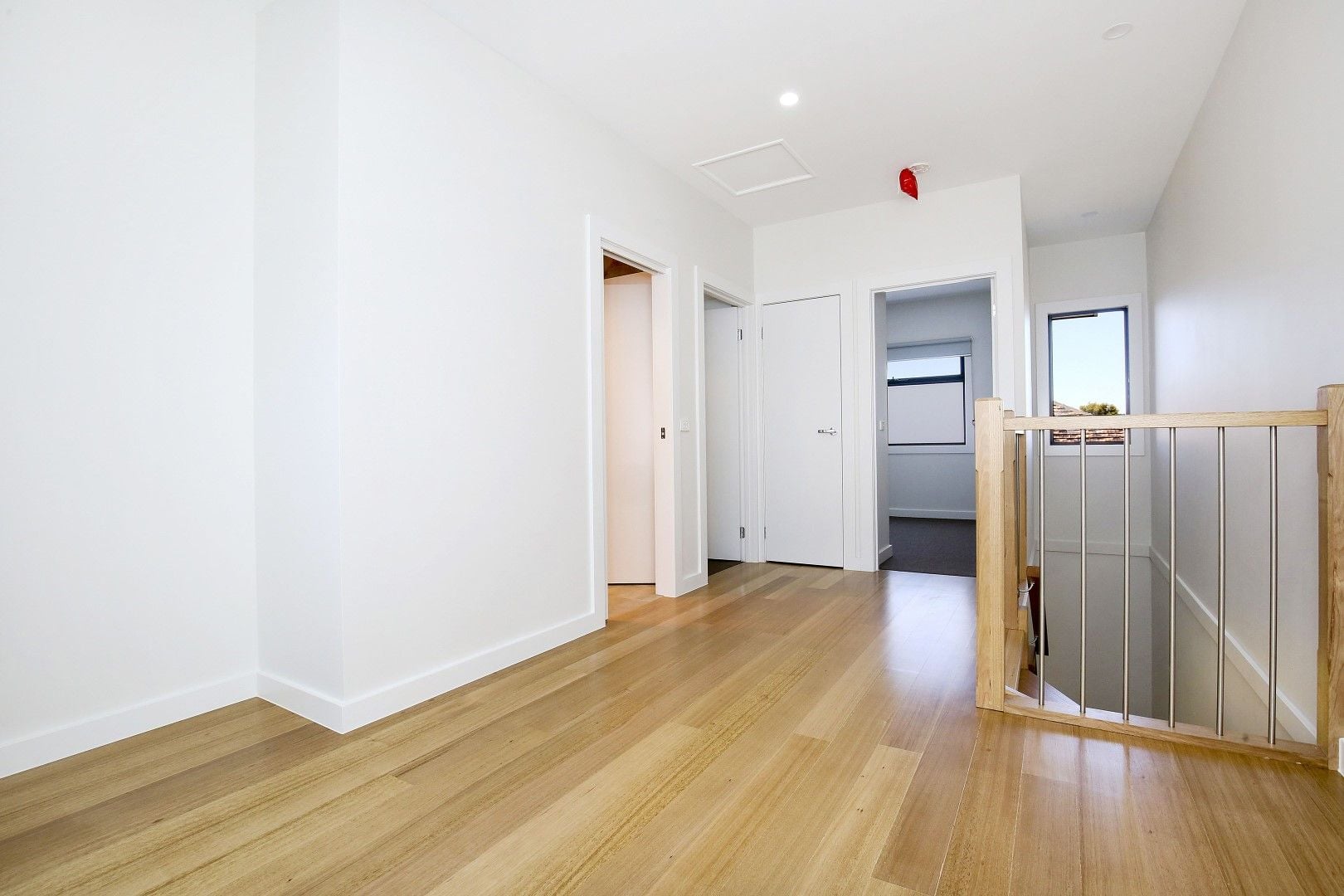 MODERN FULLY FURNISHED TOWNHOUSE