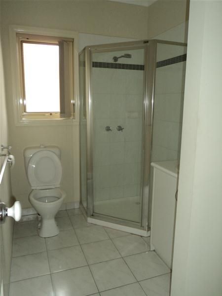 Large 1 Bedroom Unit!