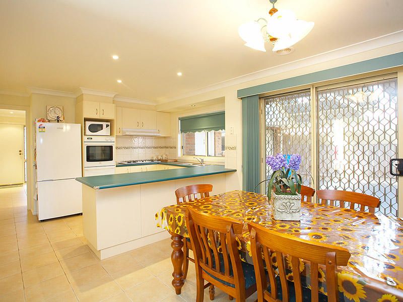 55 Willowgreen Way, Point Cook - Thumbnail 5