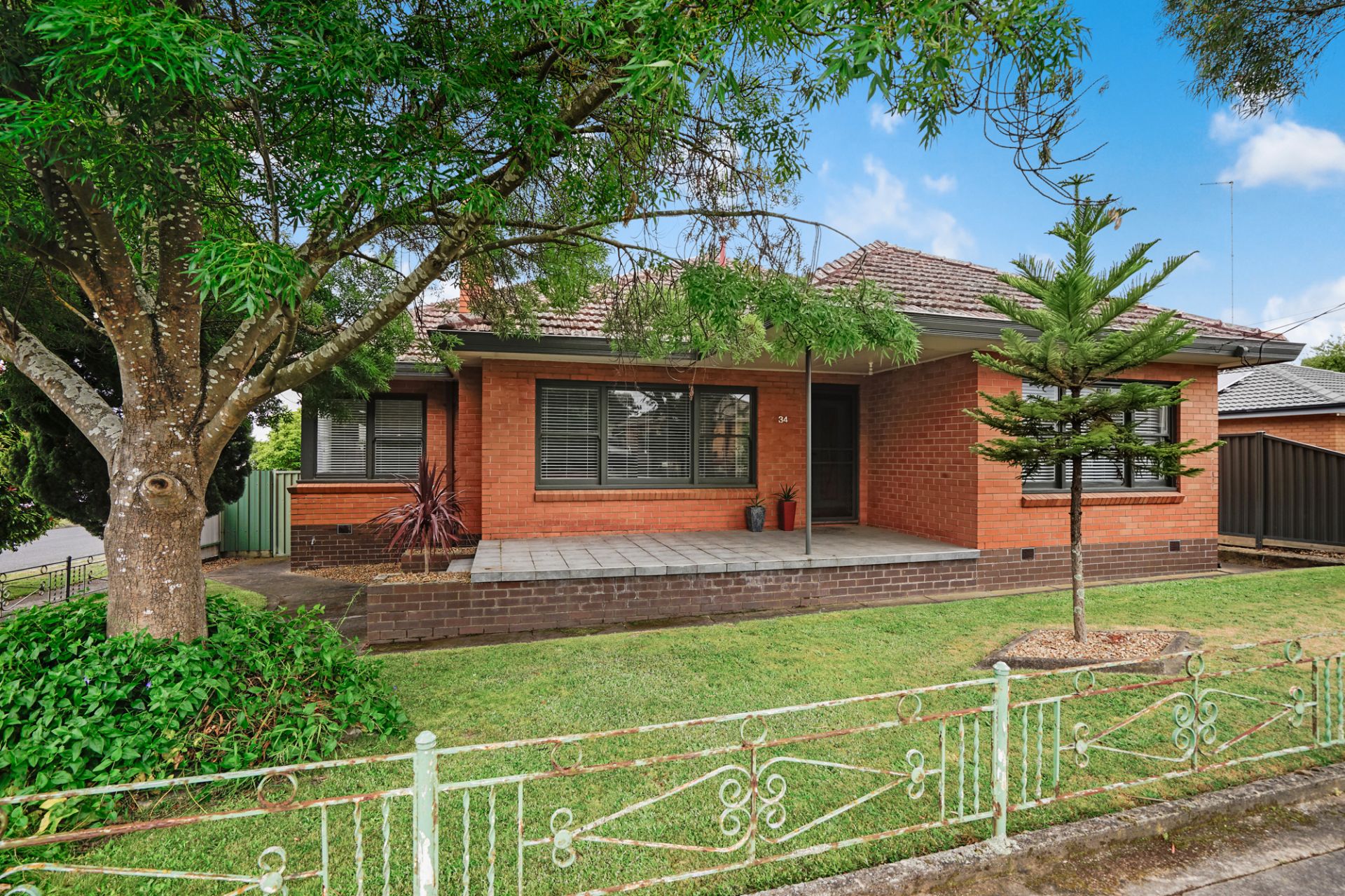 34  Ivanhoe  Street, Wendouree, Wendouree - Thumbnail 3