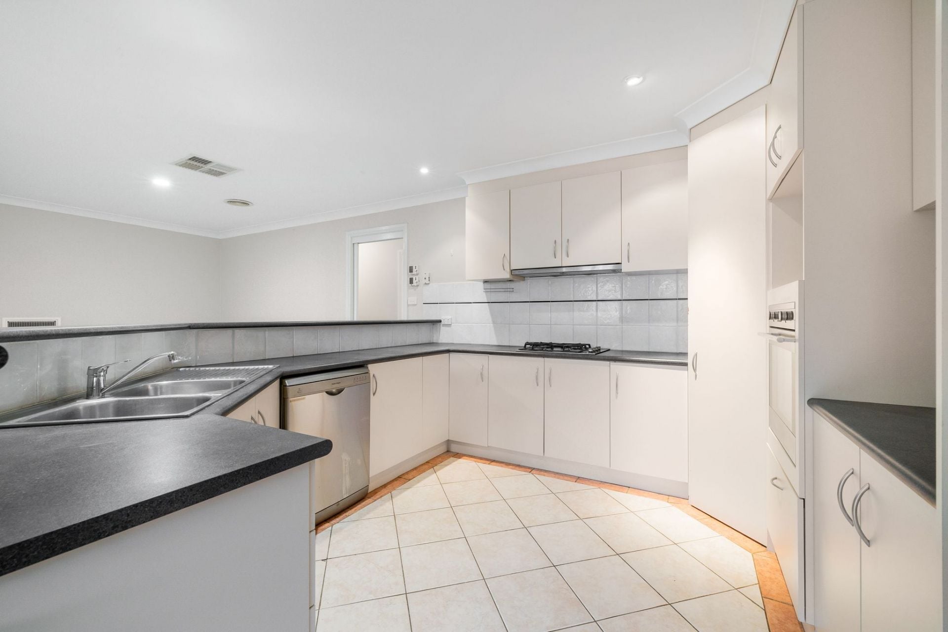 17 Sycamore Street, Jerrabomberra, Jerrabomberra - Thumbnail 5