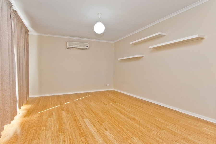 9 Queens Way Woodcroft 5162