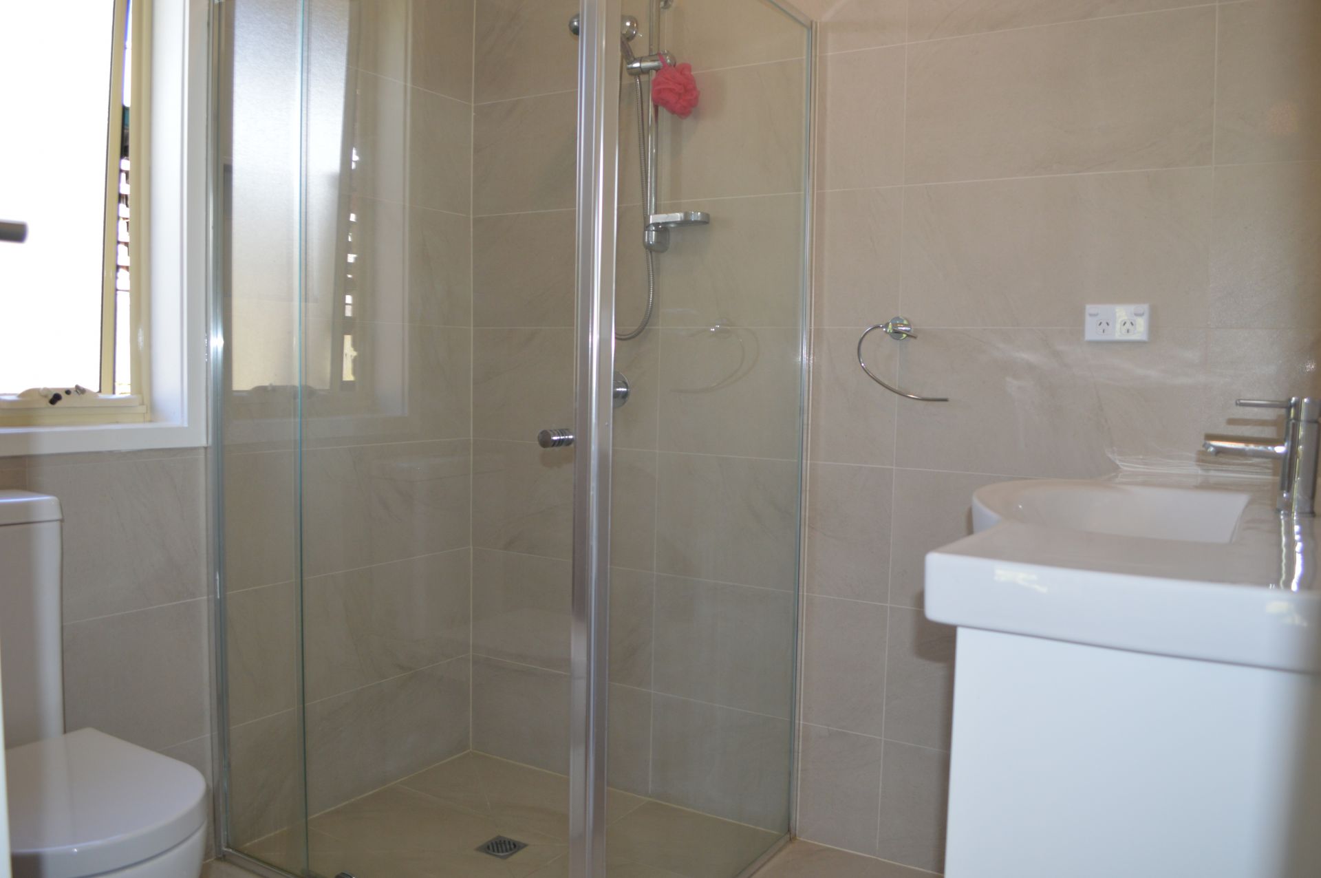 SUPERBLY LOCATED FOUR BEDROOM FAMILY HOME   *Insp Thu 22nd Mar @ 4:40pm & Sat 24th Mar @ 10:05am*