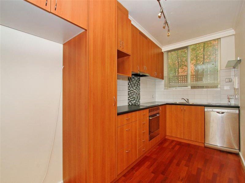 Two Courtyards In a Brilliant Location!