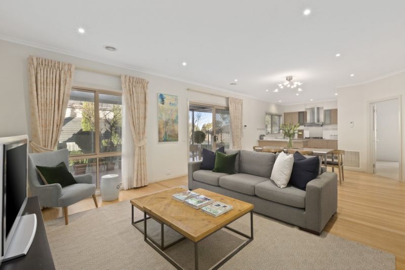 9 Peregrine Court, Viewbank - Thumbnail 2