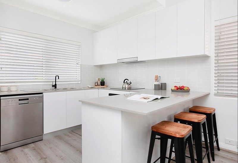 GORGEOUS FULLY RENOVATED TOWNHOUSE