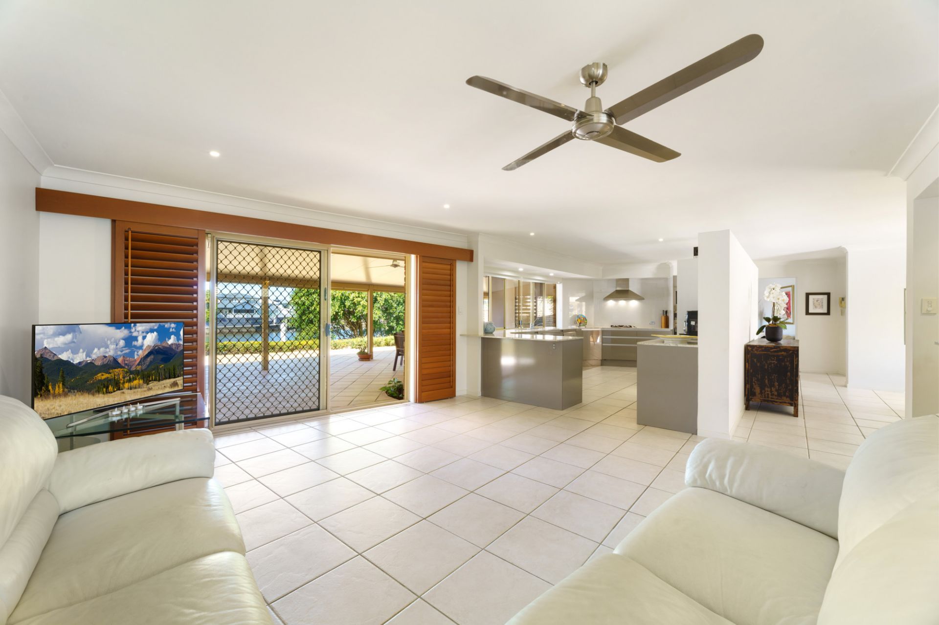 4 Cockleshell Court, Runaway Bay - Thumbnail 7