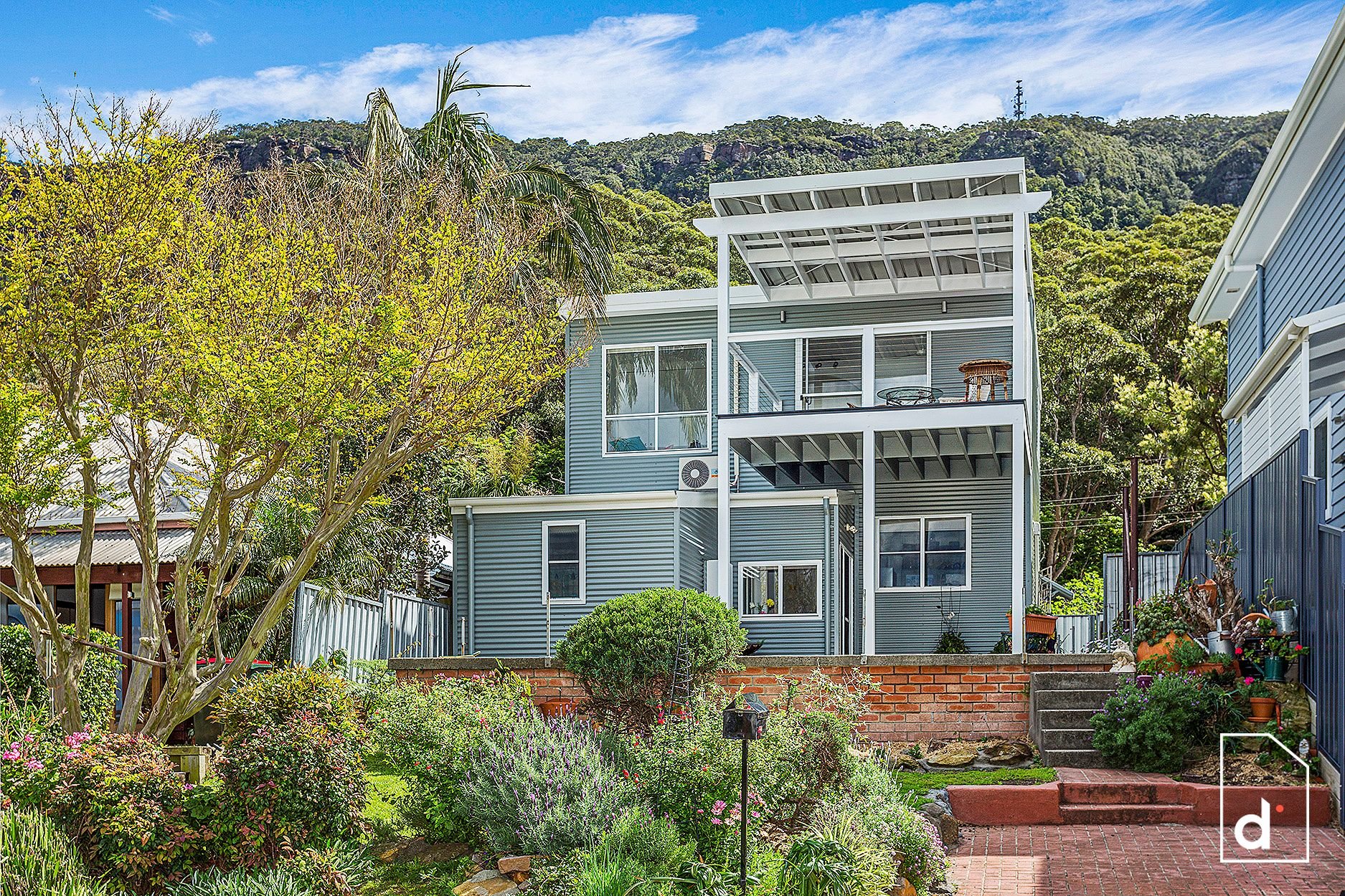 Sold property 1600000 for 12 Railway Terrace Scarborough , NSW 2515