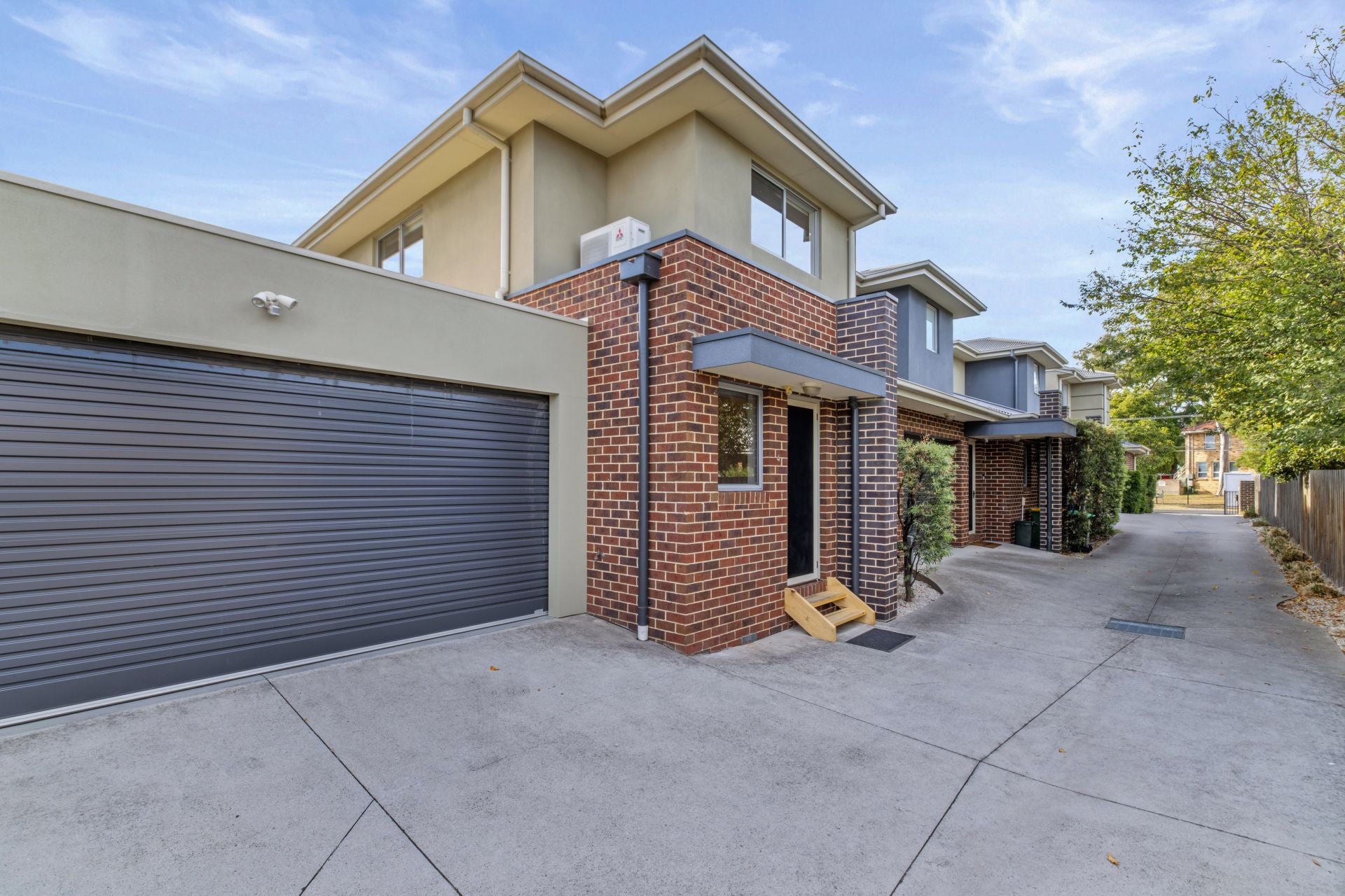 Stylish, Spacious Contemporary Living