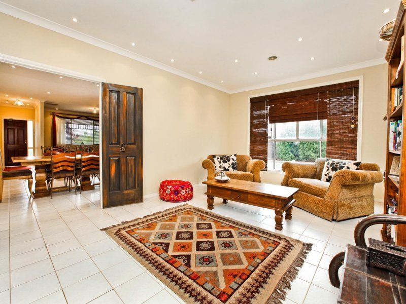11 Lauricella Place, Caroline Springs - Thumbnail 5