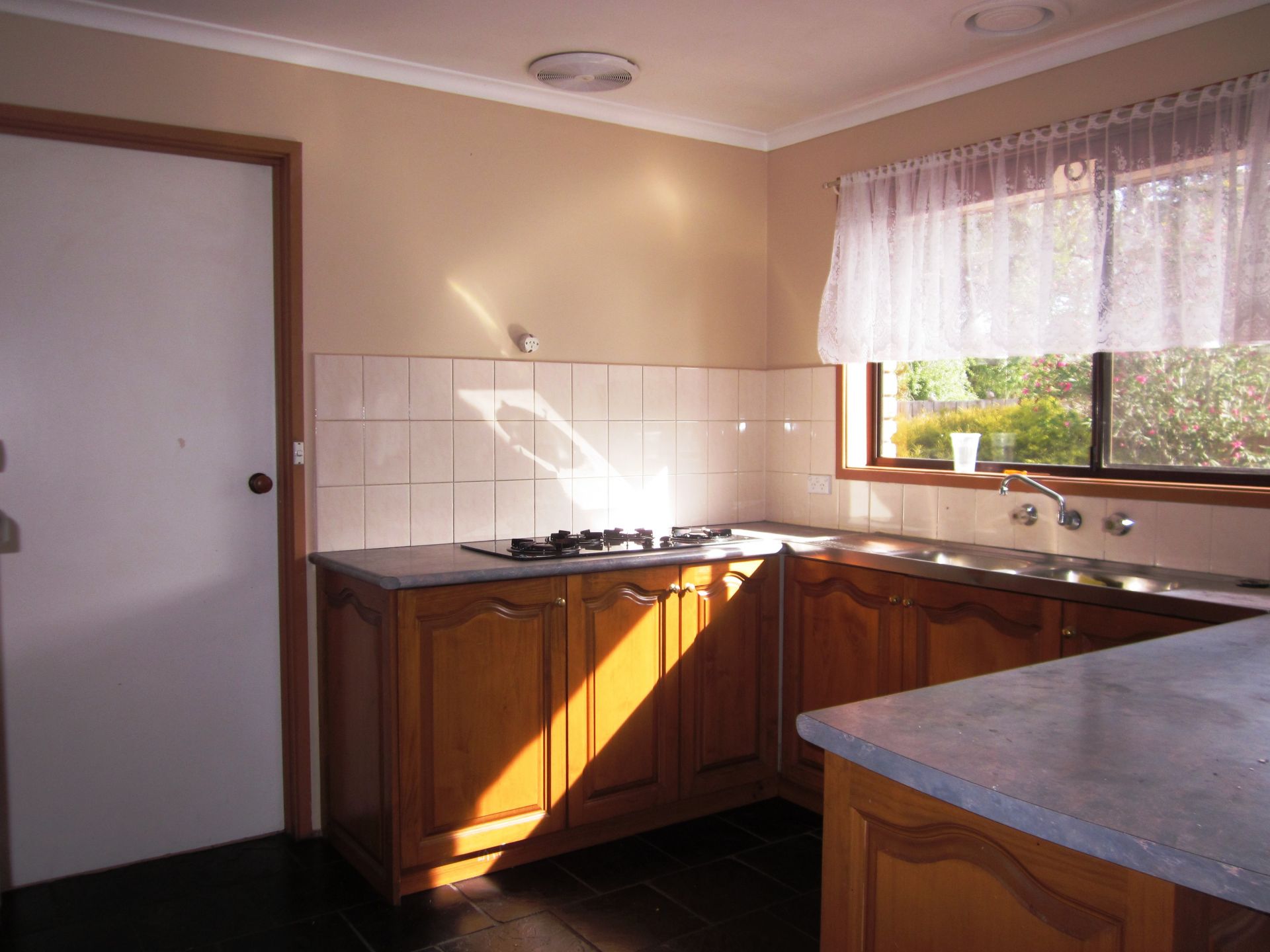 AFFORDABLE HOME WITH TRANSPORT AT YOUR DOOR!